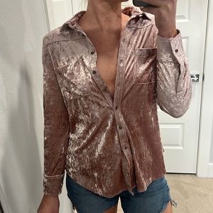 Velvet light pink button up.  Size large, Great condition.